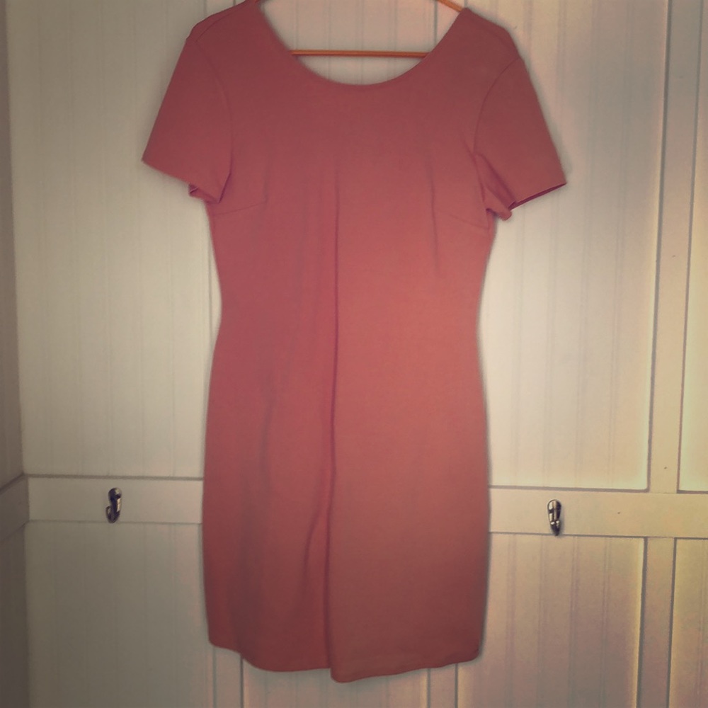 Salmon colored short sleeve dress. Size medium.